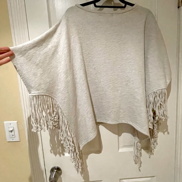 Anthropologie Swingy Fringe Poncho with Embroidered Flowers - Picture 4 of 7
